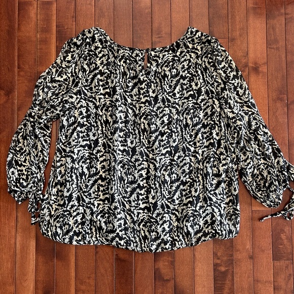 Tamara Black and White Print Bubble Blouse Size 1X - Picture 8 of 10